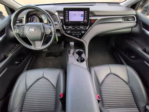 Used 2024 Toyota Camry SE image 16