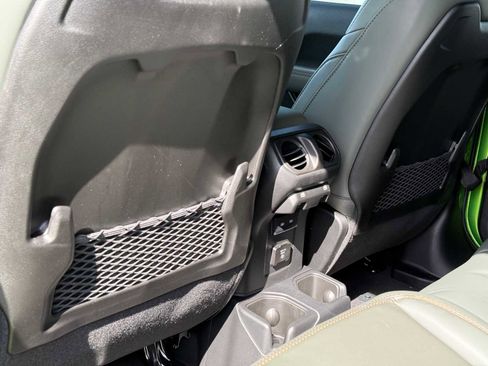 New 2025 Jeep Gladiator Mojave image 29