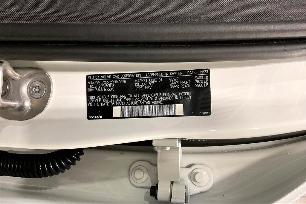 Certified 2024 Volvo XC60 B5 Core AWD/4WD image 20