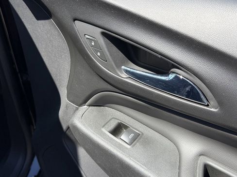Used 2022 Chevrolet Equinox LT image 54