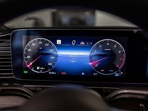 Used 2025 Mercedes-Benz GLS 450 4MATIC image 26