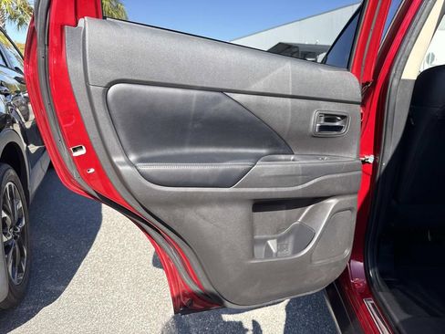 Used 2020 Mitsubishi Outlander SE image 13