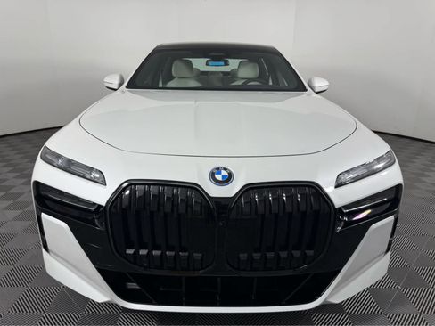New 2026 BMW 750e xDrive w/ Executive Package AWD/4WD image 9
