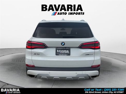 Used 2022 BMW X5 xDrive40i w/ Premium Package AWD/4WD image 4