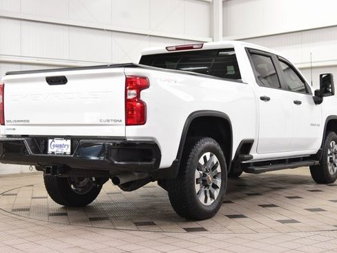 Used 2024 Chevrolet Silverado 2500 Custom w/ Custom Value Package image 8