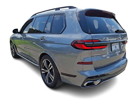 Used 2024 BMW X7 xDrive40i w/ M Sport Package AWD/4WD image 4