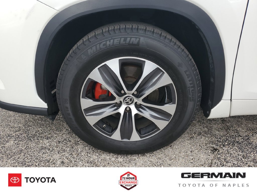 Used 2021 Toyota Highlander XLE FWD image 13