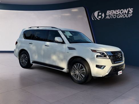 Used 2022 Nissan Armada SV w/ SV Appearance Package RWD image 7