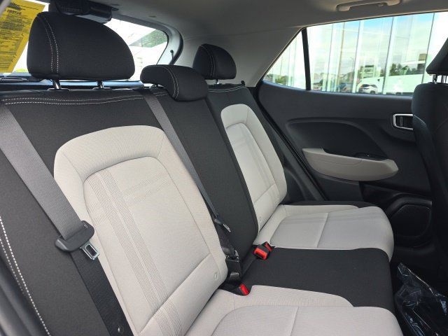 Certified 2022 Hyundai Venue SEL FWD image 8
