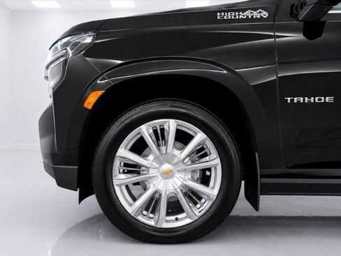 Used 2021 Chevrolet Tahoe High Country w/ Premium Package AWD/4WD image 13