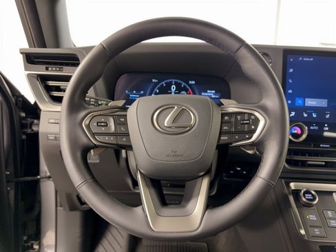 Used 2024 Lexus GX 550 w/ Cold Area Package AWD/4WD image 10