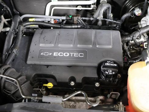 Used 2018 Chevrolet Trax LT w/ Sun & Sound Package image 15