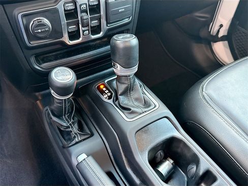 Used 2021 Jeep Wrangler Unlimited Sahara image 18