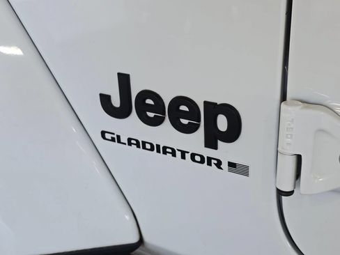 Used 2023 Jeep Gladiator Sport AWD/4WD image 26