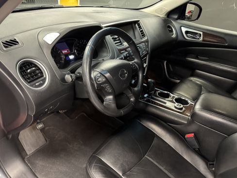 Used 2014 Nissan Pathfinder SL w/ SL Tech Package image 9