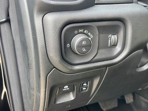 Used 2023 RAM 1500 Big Horn AWD/4WD image 17