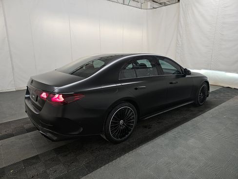 Used 2024 Mercedes-Benz E 350 4MATIC Sedan w/ MBUS Superscreen Package image 6