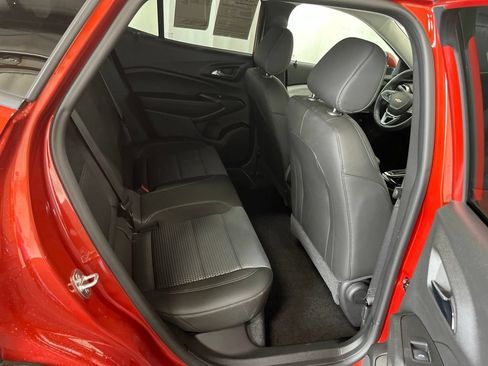 Used 2024 Chevrolet Trax LT w/ Driver Confidence Package FWD image 21