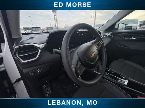 Used 2025 Chevrolet TrailBlazer LT w/ Driver Confidence Package image 10