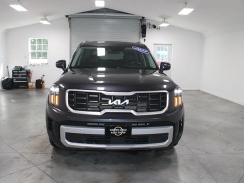 Used 2025 Kia Telluride S FWD image 3
