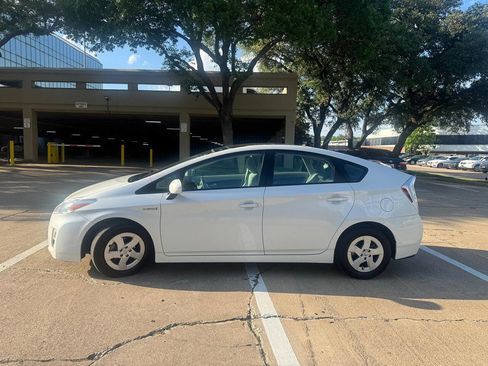 Used 2010 Toyota Prius Five FWD image 3