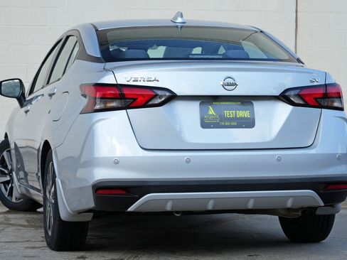 Used 2021 Nissan Versa SV FWD image 5