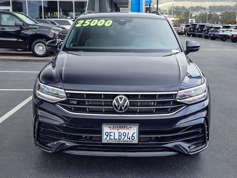 Used 2023 Volkswagen Tiguan SE R-Line FWD image 18