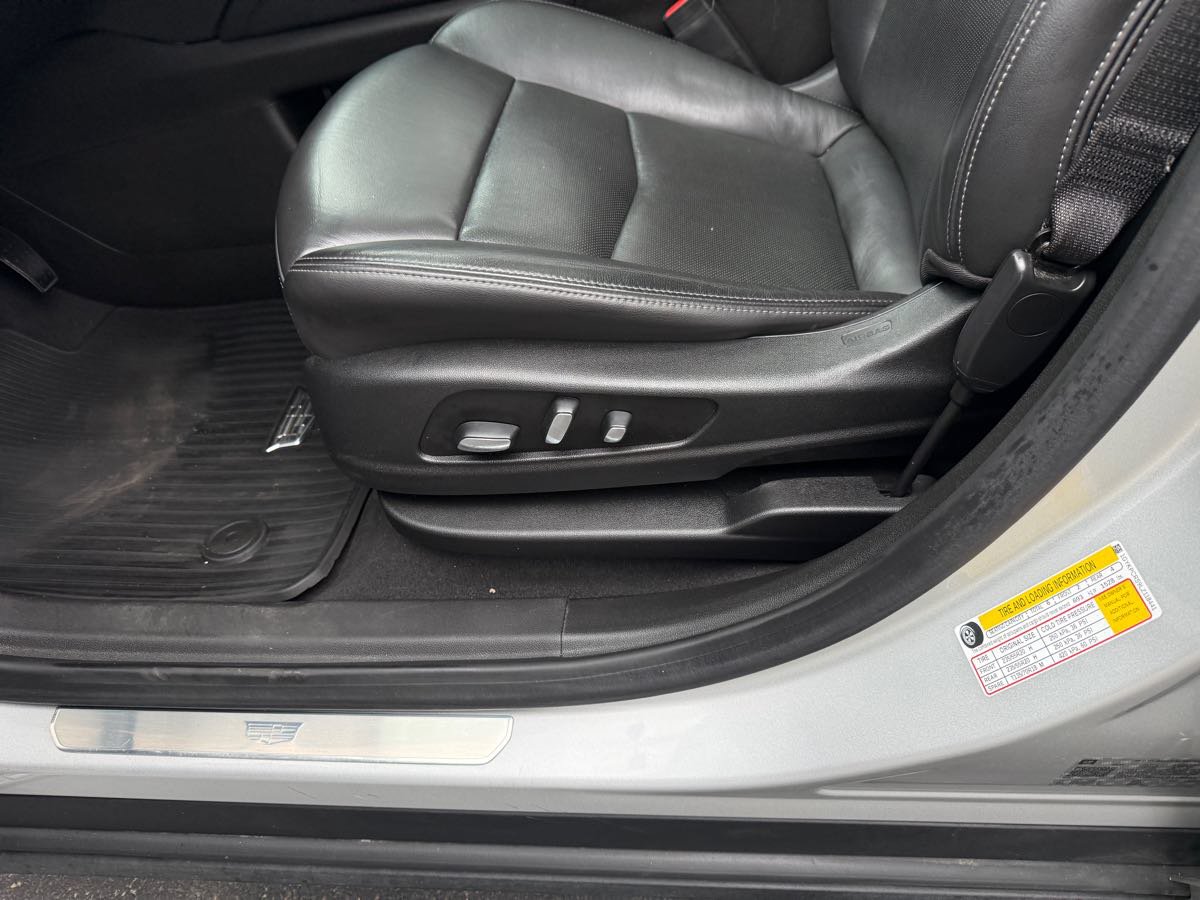 Used 2020 Cadillac XT6 Premium Luxury FWD image 29