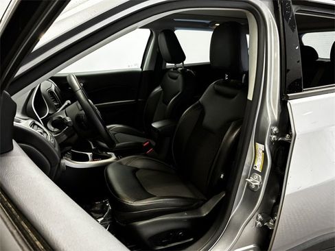 Used 2018 Jeep Compass Latitude w/ Popular Equipment Group image 12