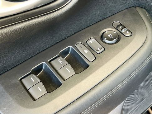 New 2026 Honda HR-V LX image 18