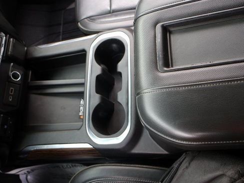 Used 2019 Chevrolet Silverado 1500 High Country w/ High Country Premium Package AWD/4WD image 41