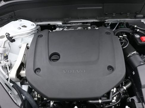 New 2026 Volvo XC90 B6 Plus w/ Protection Package Premier AWD/4WD image 35