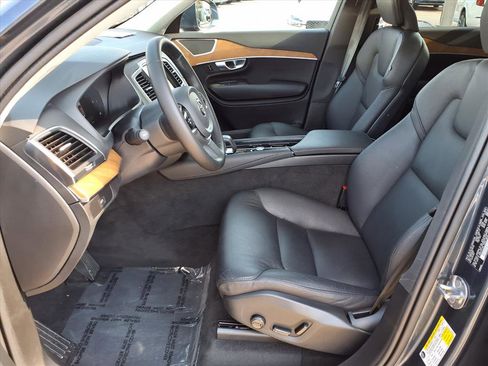 Certified 2024 Volvo XC90 B6 Core image 22