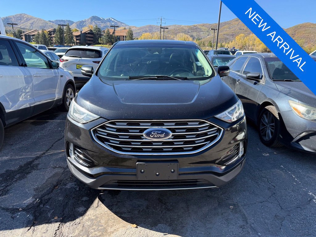 Used 2019 Ford Edge Titanium AWD/4WD image 2