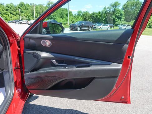Used 2024 Hyundai Elantra SEL FWD image 20