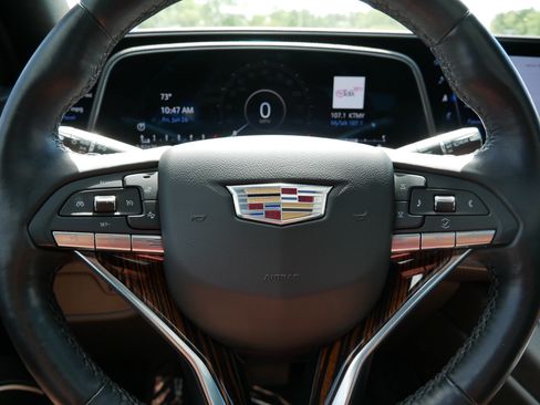 Used 2022 Cadillac Escalade ESV Premium Luxury AWD/4WD image 25