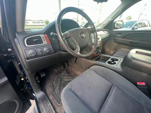 Used 2009 Chevrolet Suburban LT image 8