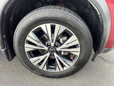 Certified 2022 Nissan Rogue SV FWD image 12