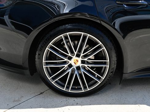 Used 2018 Porsche Panamera 4S AWD/4WD image 11