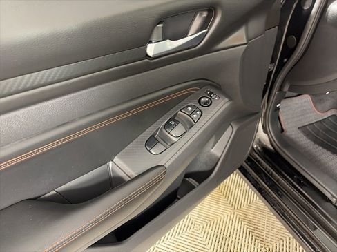 Used 2021 Nissan Altima 2.5 SR w/ SR Premium Package image 11