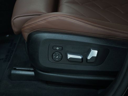 Used 2025 BMW X5 M60i AWD/4WD image 22