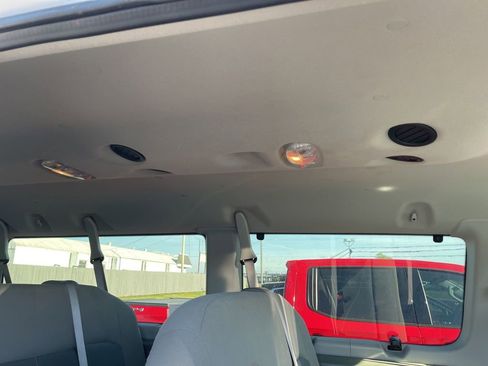 Used 2014 Ford E-350 and Econoline 350 XLT RWD image 11
