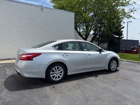 Used 2017 Nissan Altima 2.5 S w/ Power Driver Seat Package FWD image 5