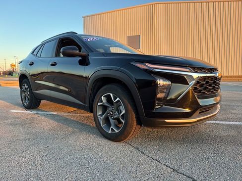 Used 2024 Chevrolet Trax LT image 10