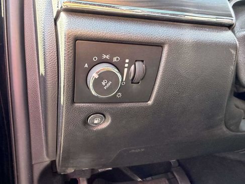 Used 2020 Jeep Grand Cherokee Limited AWD/4WD image 29
