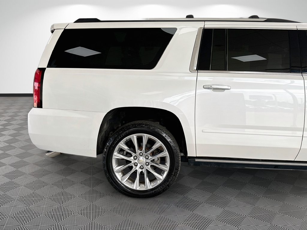 Used 2019 Chevrolet Suburban Premier w/ Premier Plus Edition AWD/4WD image 15