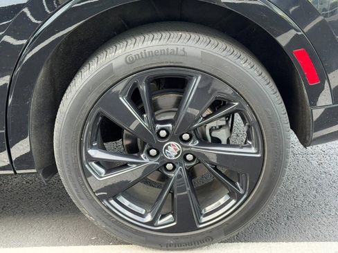 Used 2022 Buick Envision Essence w/ Technology Package I AWD/4WD image 10