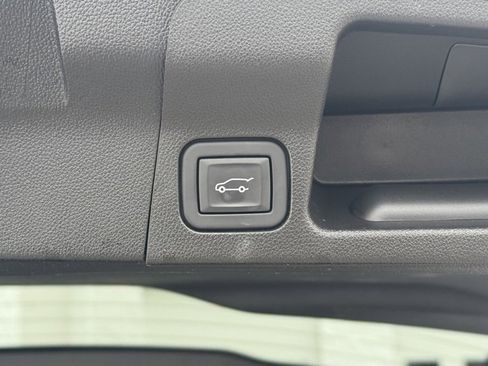 Used 2023 GMC Acadia Denali w/ Denali Ultimate Package image 12