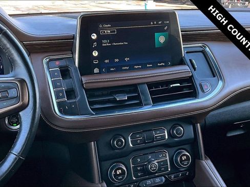 Used 2022 Chevrolet Suburban High Country image 9