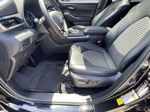 Used 2022 Toyota Highlander XSE FWD image 15